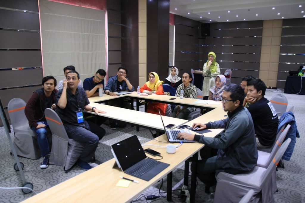 Kegiatan FGD Komunitas dan akademisi Gim Kota Malang - Via Bekraf