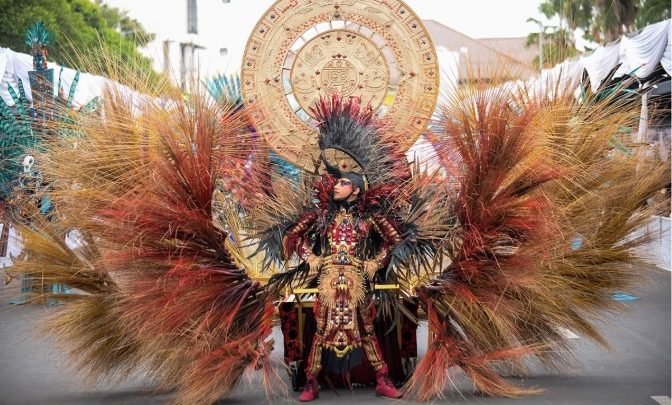 Gambar 2. Salah satu kostum Jember Fashion Carnival 2019 Sumber : Rismieart, 2019