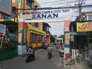Foto via: foto: Irham thoriq/tugu malang