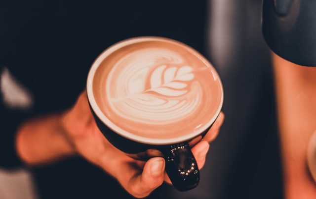 5 Inspirasi Latte Art (Photo by Şahin Yeşilyaprak on Unsplash)