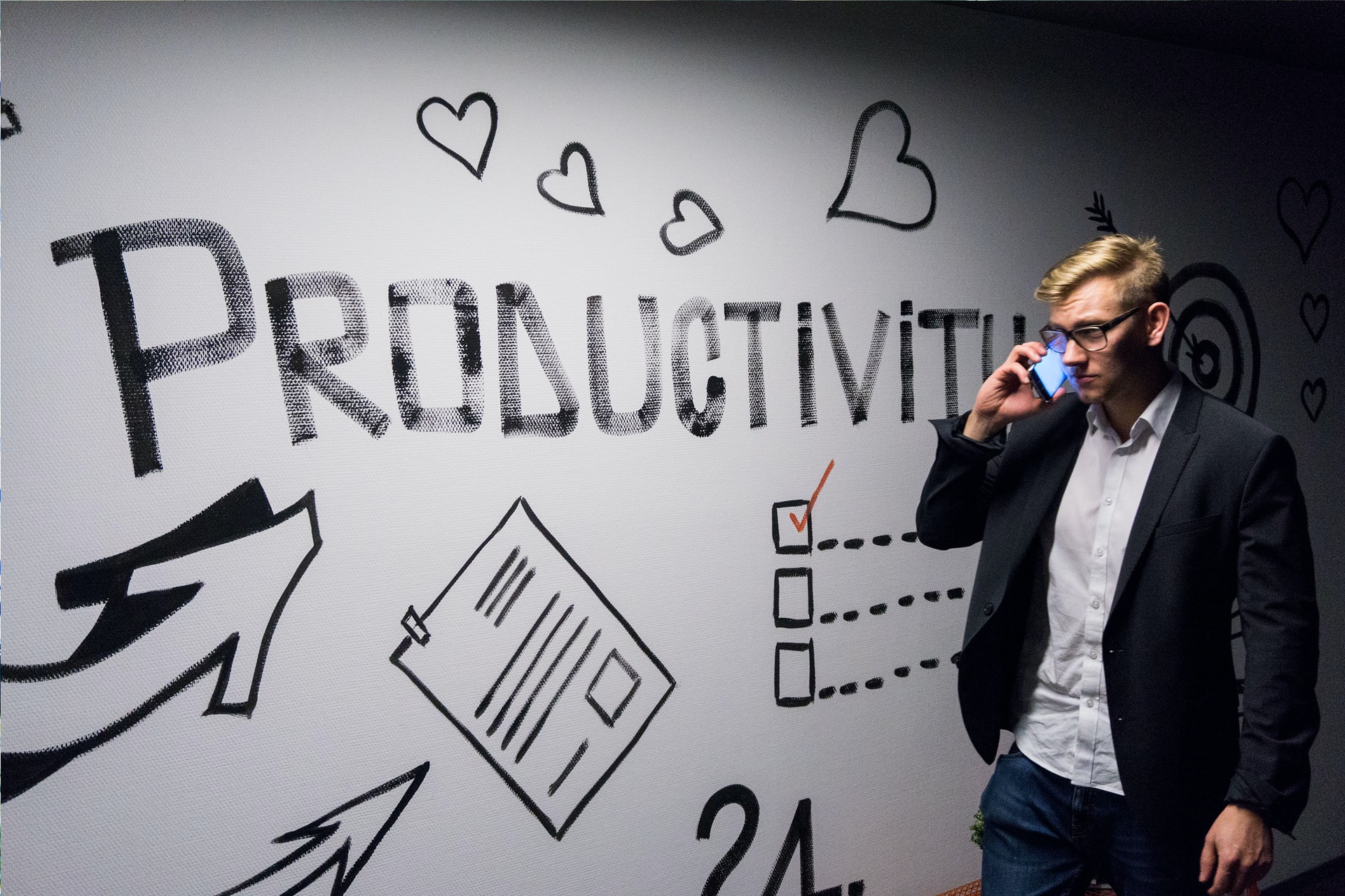 Menjadi Seorang Project Manager di Industri Kreatif Digital (Photo by Andreas Klassen on Unsplash)