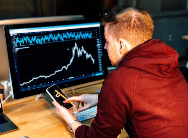 Cara monetizing produk digital (Photo by Chris Liverani on Unsplash)