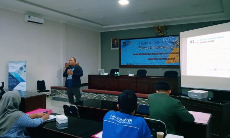 Ziaelfikar saat menyampaikan materinya di Blitar