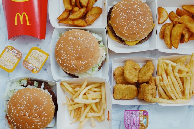 Menu McDonald's yang khas di dunia (Photo by ready made from Pexels)