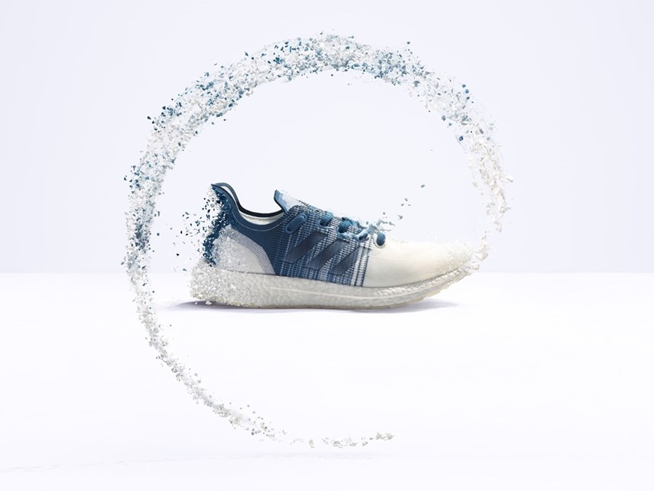 Adidas Futurecraft Loop menjadi sepatu pertama yang bisa 100% didaur ulang (Foto via new.adidas.com)