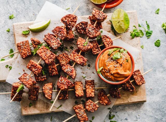 Pelaku industri tempe di Malang tetap produksi meski harga kedelai naik (Photo by Ella Olsson on Unsplash)