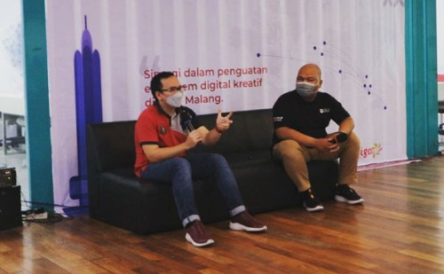 CEO Indiekraf Indonesia, M Ziaelfikar Albaba mendampingi langsung Muhamad Fajrin Rasyid, Direktur Digital Business Telkom Indonesia saat kunjungan ke DILo Malang