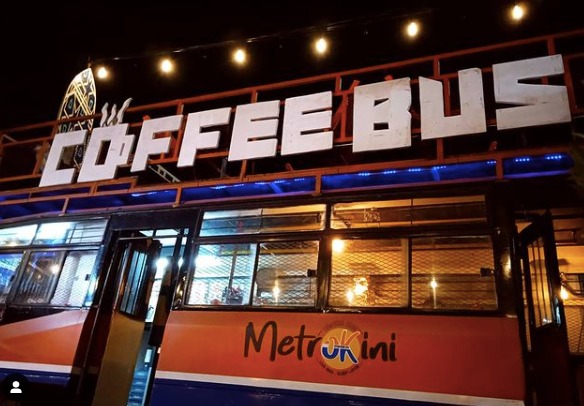 Metrokini Coffee Bus: Sulap Metromini Bekas Jadi Kafe